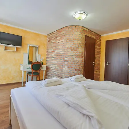Szent Kristof Borbirtok Bed & Breakfast *
